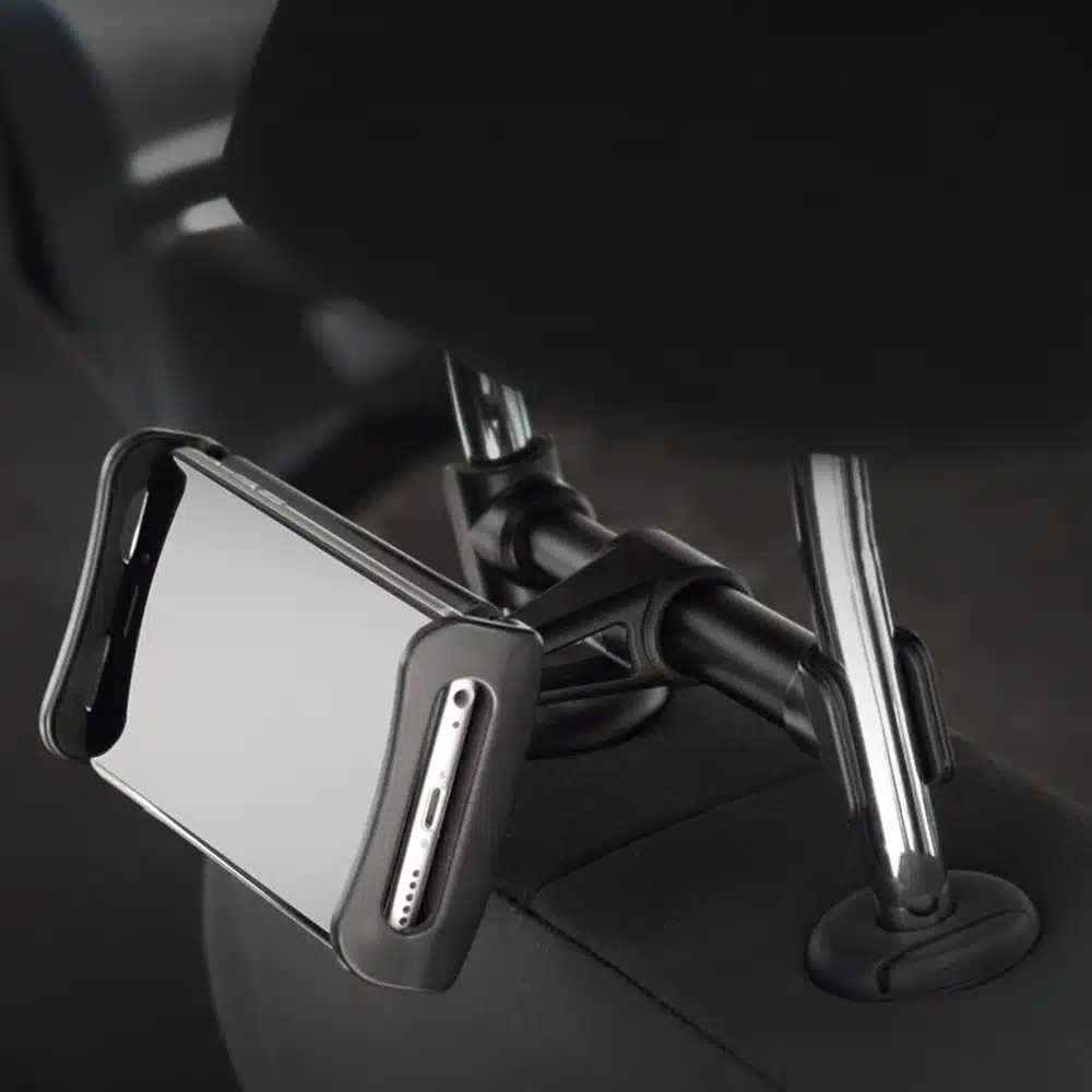 מחזיק טלפון או טאבלט למושב אחורי. ניתן לשימוש עבור מכשירים בגודל על 200 מ''מ.